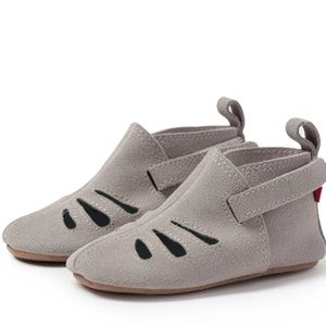 Zutano - Light Gray Suede Oyster Bay Sandal - NWOT